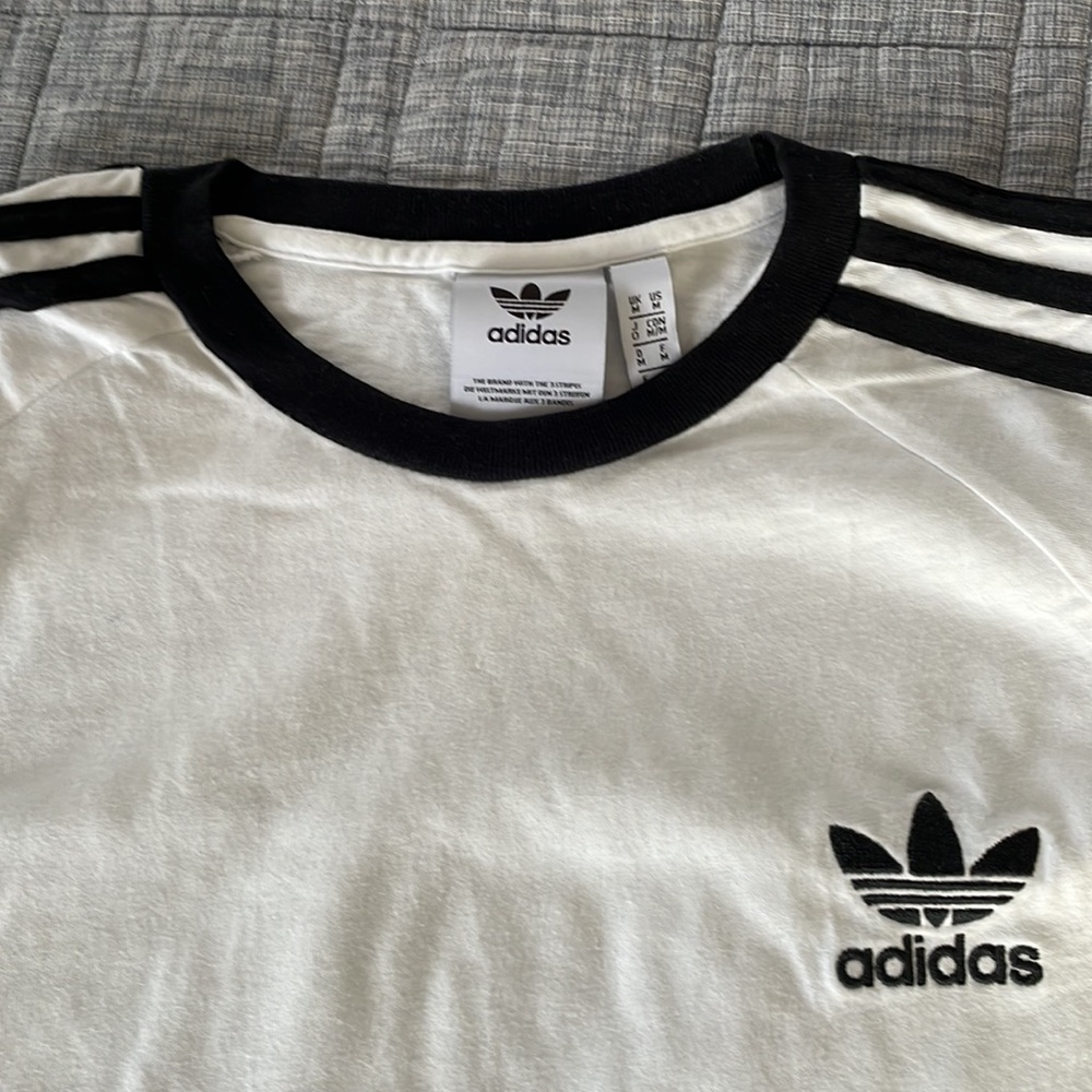 Adidas originals t shirt - Picture 2 of 4